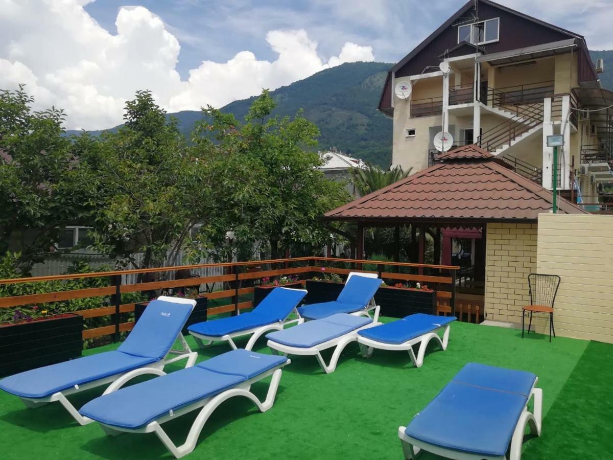 U Ruslana Guest House Gagra Exterior foto